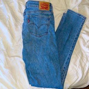 Levi 711 skinny jeans size 28